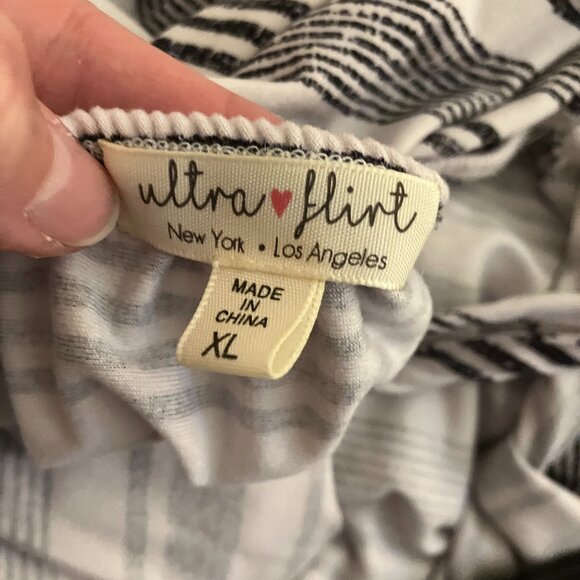 Ultra Flirt Striped Romper Size XL - Picture 4 of 7